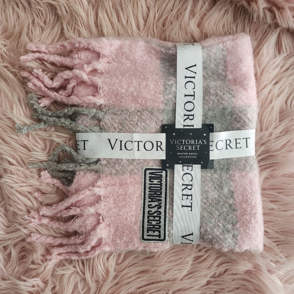 Victoria's Secret Pink & Gray Plush Fringe Scarf - Picture 6 of 6